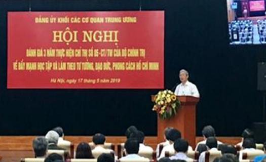 Việc học tập và làm theo Bác ở nhiều nơi còn hình thức